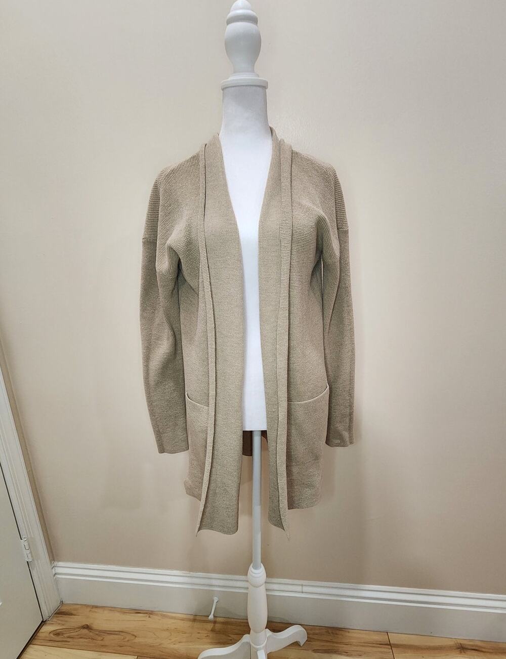 Vineyard Vines Waffle Knit Open Cardigan Sweater Womens Medium Tan Pockets